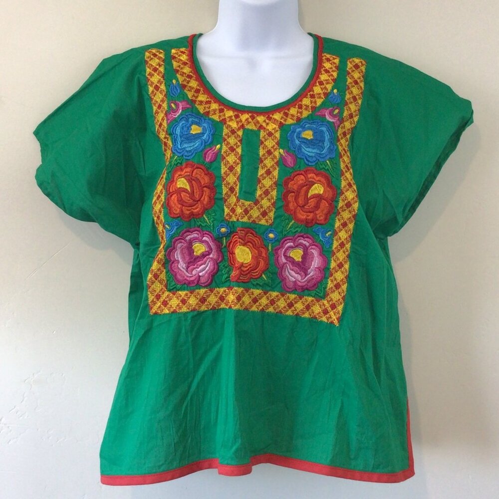 3/$10💕 Brand Unknown Green Embroidered Boho Style Festival Short Sleeve Blouse